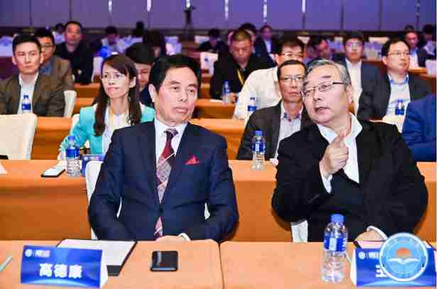 靈碩集團(tuán)主辦2018ISUE上海國(guó)際校服園服展覽會(huì)、CITC中國(guó)服裝定制展、第六屆上海國(guó)際職業(yè)裝博覽