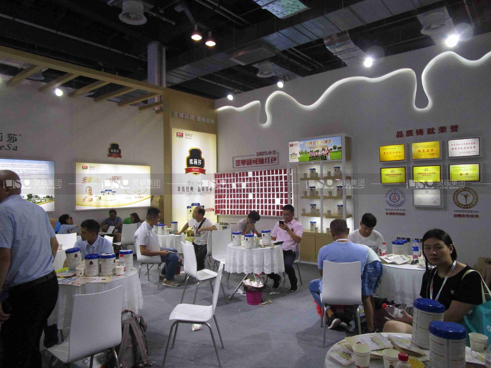 宏興乳業(yè)-19屆CBME中國孕嬰童展展臺(tái)設(shè)計(jì)案例