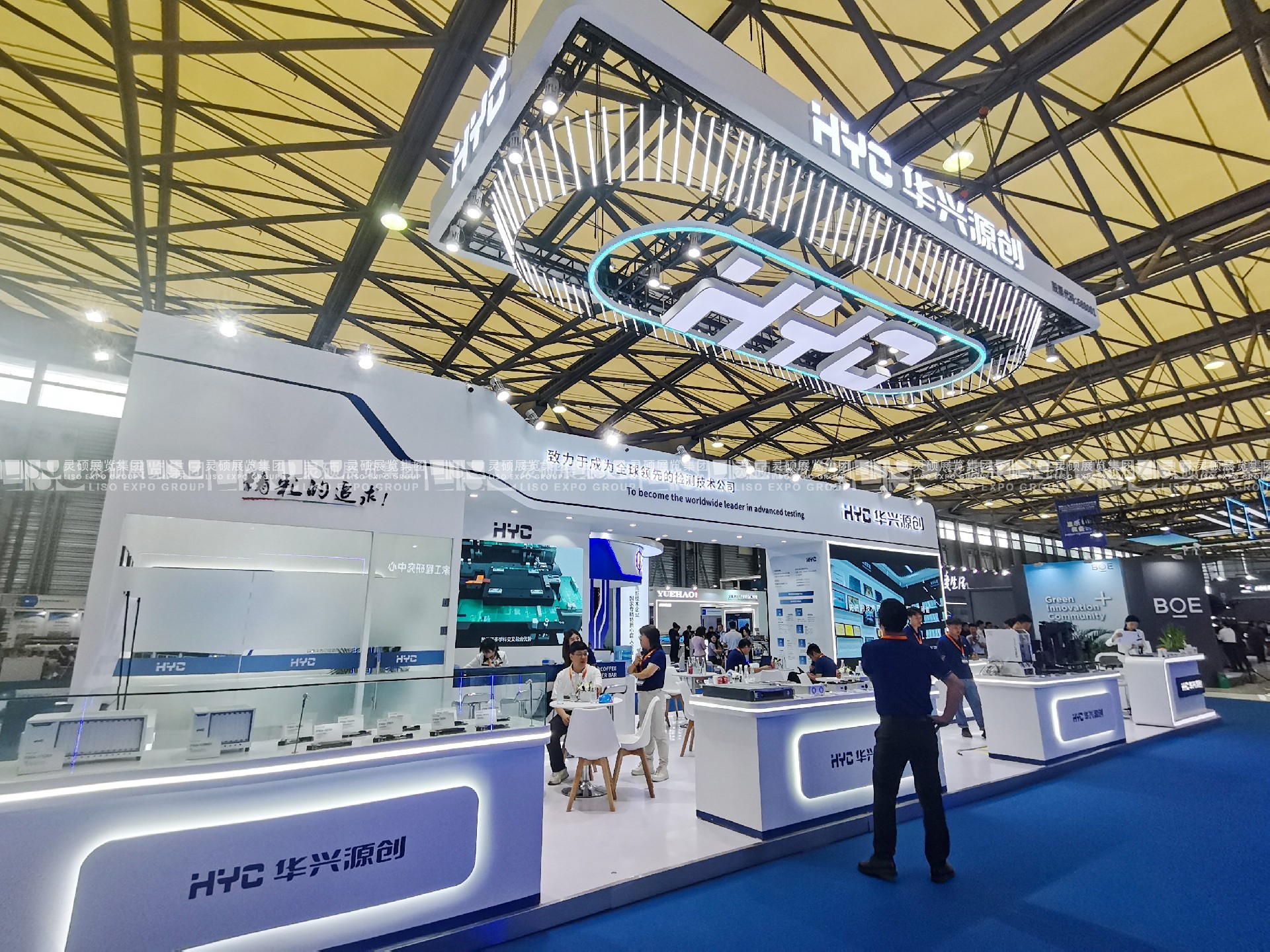 顯示技術(shù)展展臺設(shè)計(jì)搭建案例-華興源創(chuàng)